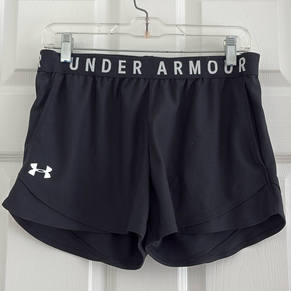 Under Armor Black Gym Shorts size medium